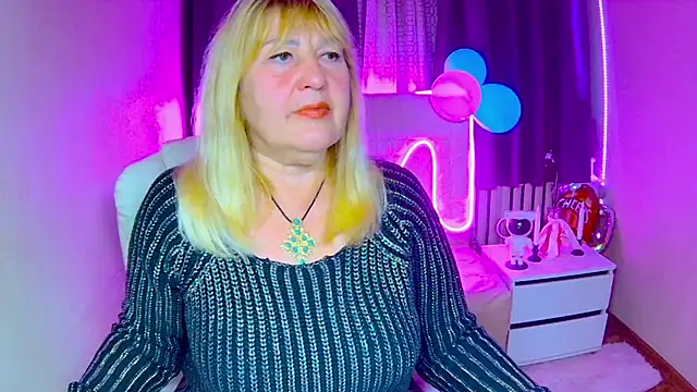 EmmaEllison online show from 7, 10, 2025