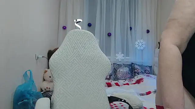 EmmaEllison online show from 26, 11, 2025