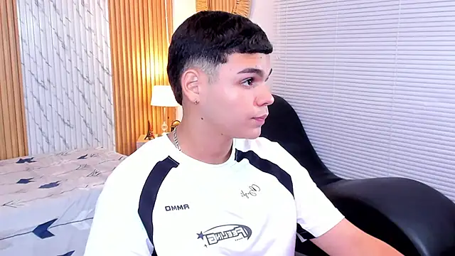 james jonnes online show from 7, 10, 2025