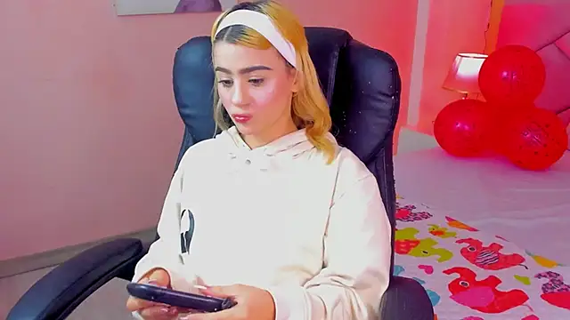 ChloeLaurentt online show from 25, 2, 2026