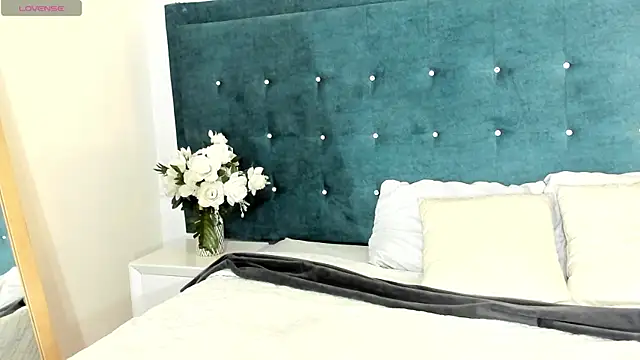 Snapshot of LiilyAdams chatting on 10, 11, 2025 LiilyAdams online show from 10, 11, 2025