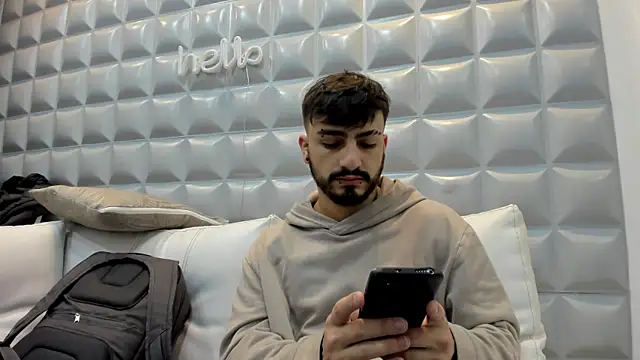 Jack Daniel   online show from 10, 11, 2025