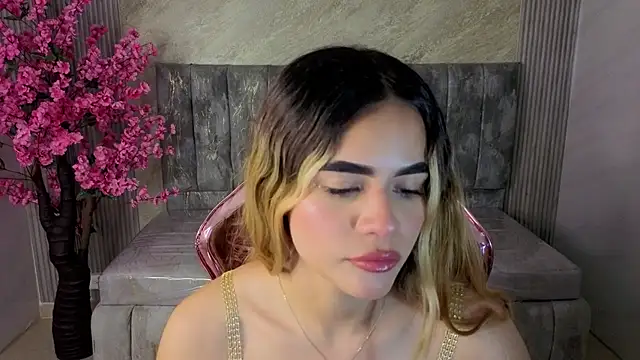 Snapshot of lilith4_s chatting on 25, 10, 2025 lilith4 s online show from 25, 10, 2025