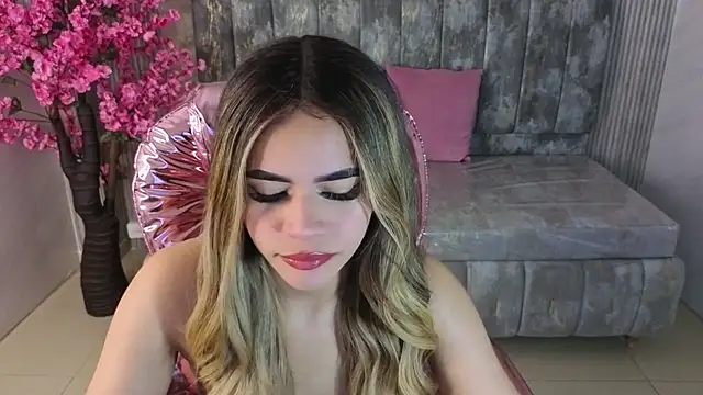 Snapshot of lilith4_s chatting on 20, 11, 2025 lilith4 s online show from 20, 11, 2025