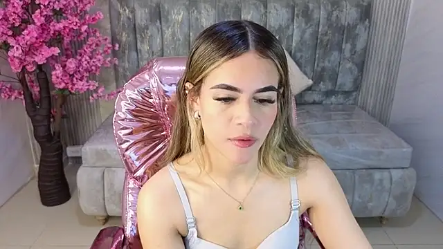 Snapshot of lilith4_s chatting on 20, 11, 2025 lilith4 s online show from 20, 11, 2025