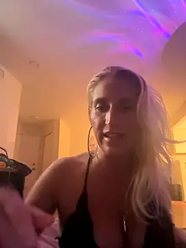 Snapshot of JemTastic chatting on 25, 10, 2025 JemTastic online show from 25, 10, 2025