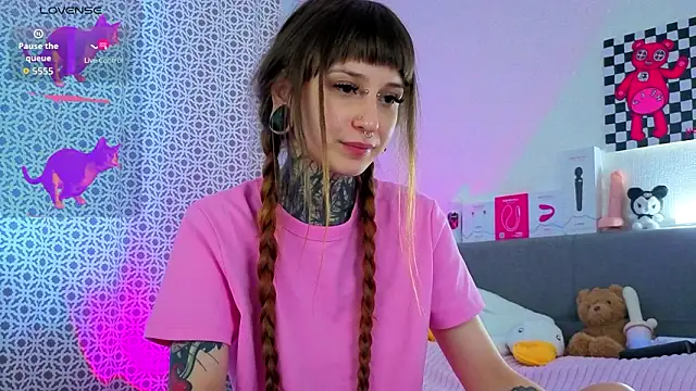 LilithPoison online show from 6, 3, 2026