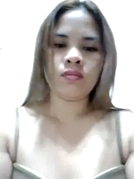 Snapshot of sweet_bella16 chatting on 21, 11, 2025 sweet bella16 online show from 21, 11, 2025