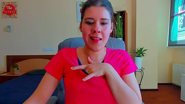 Joannia online show from 5, 10, 2025