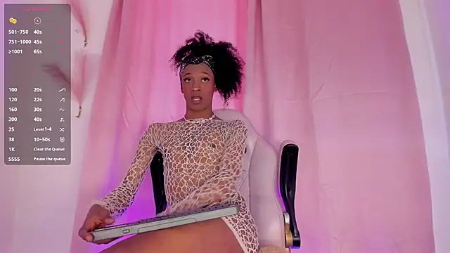 Mia royal online show from 8, 7, 2026