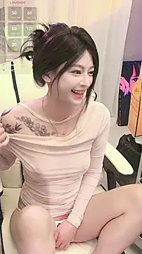 Snapshot of lulu5211 chatting on 10, 11, 2025 lulu5211 online show from 10, 11, 2025