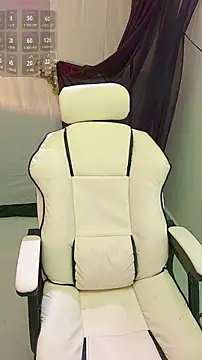 Snapshot of lulu5211 chatting on 19, 11, 2025 lulu5211 online show from 19, 11, 2025