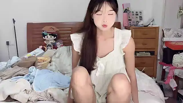 Snapshot of Akong11 chatting on 12, 10, 2025 Akong11 online show from 12, 10, 2025