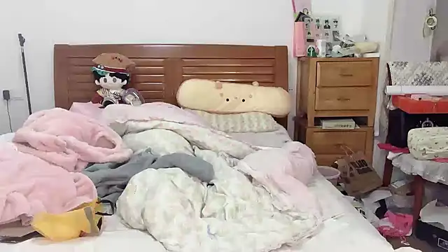 Snapshot of Akong11 chatting on 22, 10, 2025 Akong11 online show from 22, 10, 2025