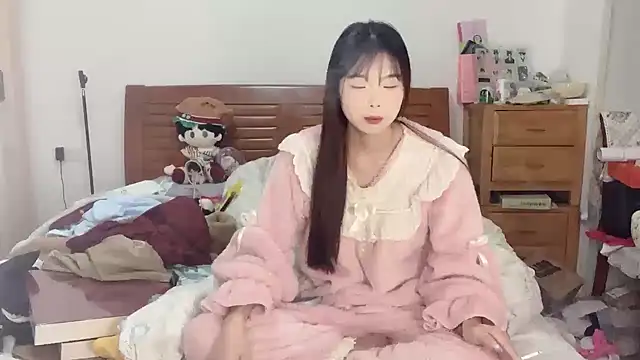 Snapshot of Akong11 chatting on 24, 10, 2025 Akong11 online show from 24, 10, 2025