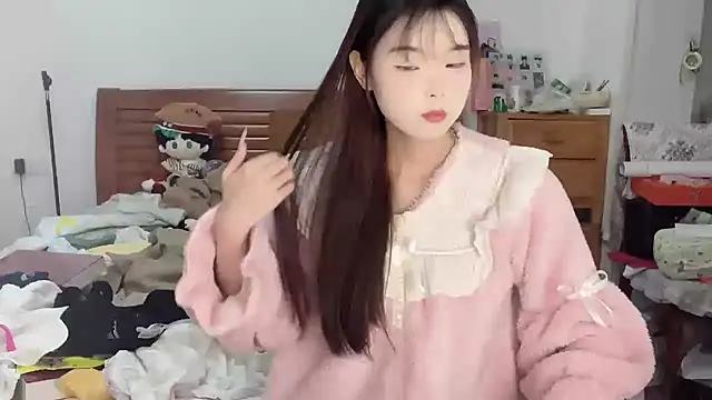 Snapshot of Akong11 chatting on 25, 10, 2025 Akong11 online show from 25, 10, 2025