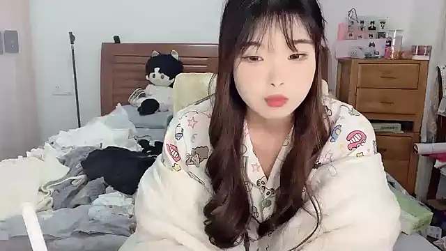 Snapshot of Akong11 chatting on 24, 11, 2025 Akong11 online show from 24, 11, 2025