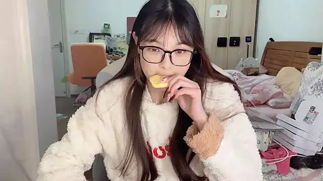 Akong11 online show from 19, 12, 2025