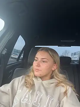 Snapshot of Sapphireroseee chatting on 6, 11, 2025 Sapphireroseee online show from 6, 11, 2025