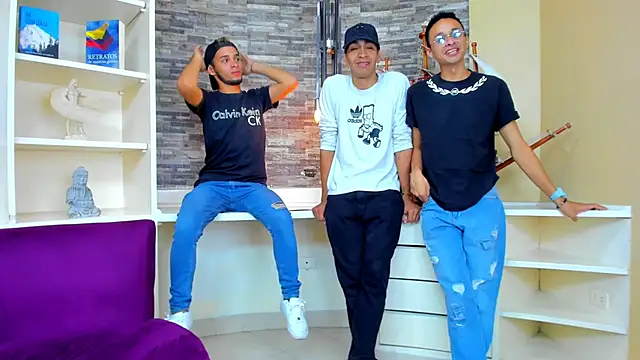 Juicy Creww online show from 15, 9, 2025