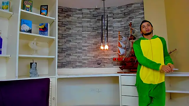 Juicy Creww online show from 17, 9, 2025