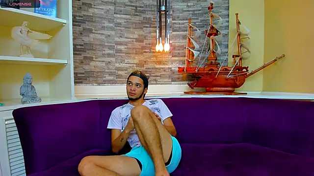 Juicy Creww online show from 24, 9, 2025