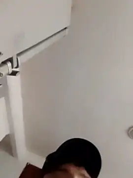 Snapshot of Dropepe1995 chatting on 23, 10, 2025 Dropepe1995 online show from 23, 10, 2025