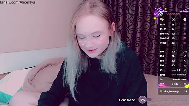 Snapshot of AliceNya_cute chatting on 13, 10, 2025 AliceNya cute online show from 13, 10, 2025