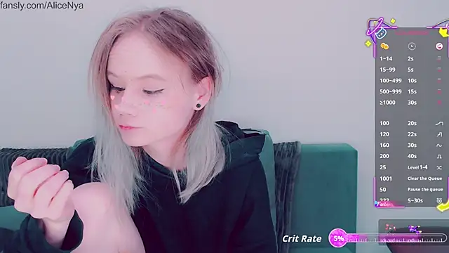 Snapshot of AliceNya_cute chatting on 16, 10, 2025 AliceNya cute online show from 16, 10, 2025