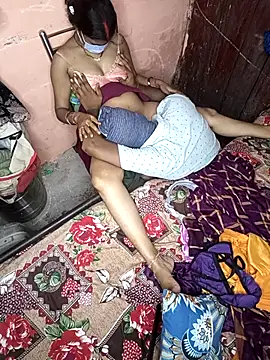 Snapshot of Romantic_couple89 chatting on 26, 9, 2025 Romantic couple89 online show from 26, 9, 2025