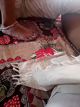 Snapshot of Romantic_couple89 chatting on 3, 10, 2025 Romantic couple89 online show from 3, 10, 2025