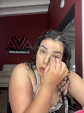 krisstenSantos online show from 4, 10, 2025