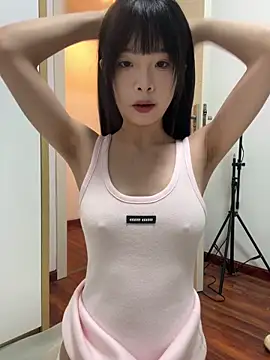 Snapshot of qiqi_x chatting on 4, 6, 2026 qiqi x online show from 4, 6, 2026