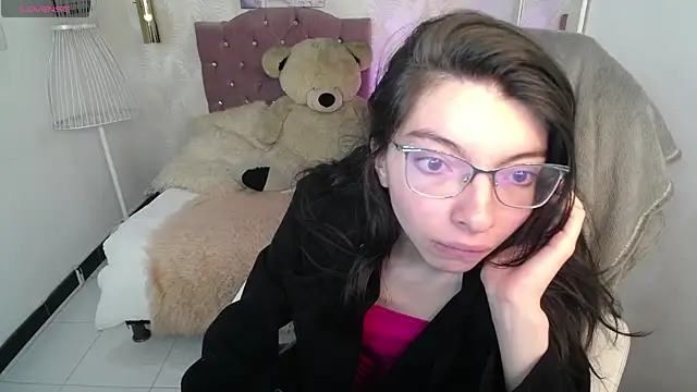 Snapshot of alllyson_ chatting on 4, 10, 2025 alllyson online show from 4, 10, 2025