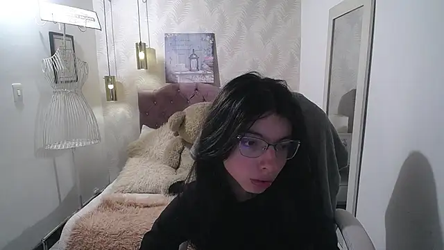 Snapshot of alllyson_ chatting on 7, 10, 2025 alllyson online show from 7, 10, 2025