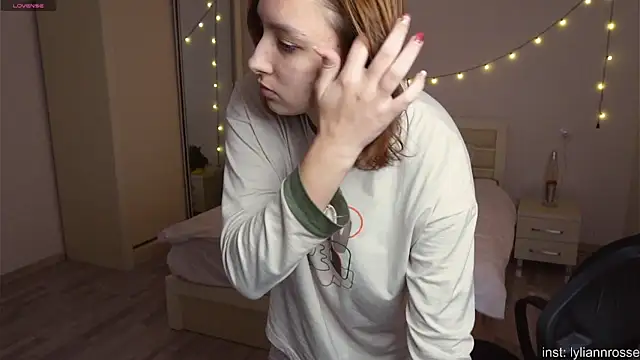 LilyannRosse online show from 8, 11, 2025