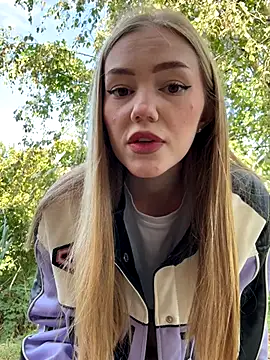 MilaMoone online show from 28, 9, 2025