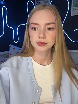 MilaMoone online show from 16, 10, 2025