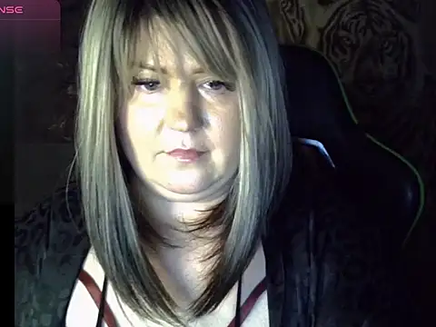 Snapshot of YuliiaSan chatting on 10, 11, 2025 YuliiaSan online show from 10, 11, 2025