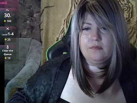 Snapshot of YuliiaSan chatting on 16, 11, 2025 YuliiaSan online show from 16, 11, 2025