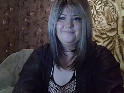 Snapshot of YuliiaSan chatting on 15, 12, 2025 YuliiaSan online show from 15, 12, 2025