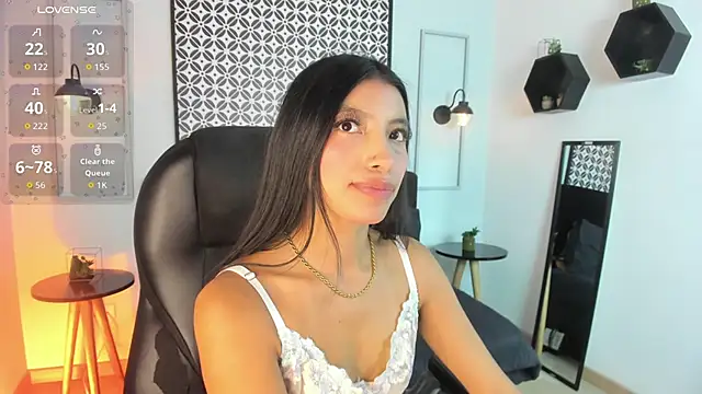 Tiffany Low online show from 21, 3, 2026