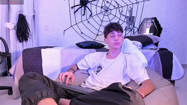 Snapshot of j_martony chatting on 7, 10, 2025 j martony online show from 7, 10, 2025