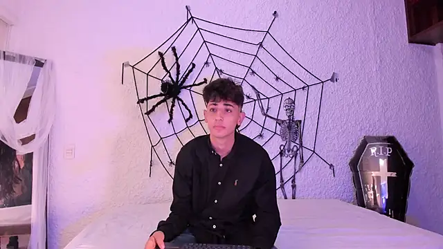 Snapshot of j_martony chatting on 11, 10, 2025 j martony online show from 11, 10, 2025