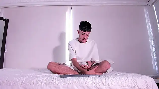 Snapshot of j_martony chatting on 18, 11, 2025 j martony online show from 18, 11, 2025