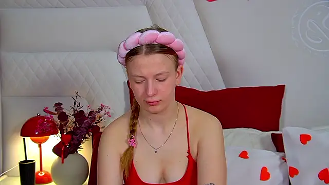 BeatriceBinoche online show from 12, 2, 2026