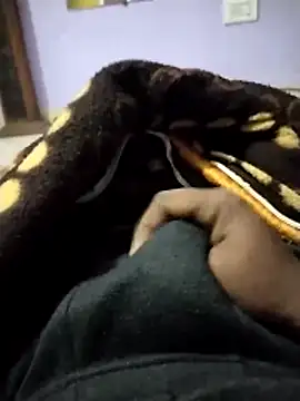 Snapshot of samsharma- chatting on 18, 12, 2025 samsharma- online show from 18, 12, 2025