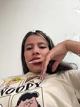 Snapshot of EMILIIA_RICHTER__ chatting on 8, 10, 2025 EMILIIA RICHTER online show from 8, 10, 2025