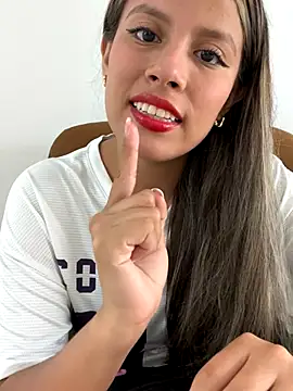 Snapshot of EMILIIA_RICHTER__ chatting on 9, 10, 2025 EMILIIA RICHTER online show from 9, 10, 2025