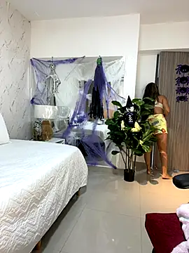 Snapshot of EMILIIA_RICHTER__ chatting on 19, 10, 2025 EMILIIA RICHTER online show from 19, 10, 2025